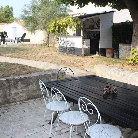 La Grande Maison De *